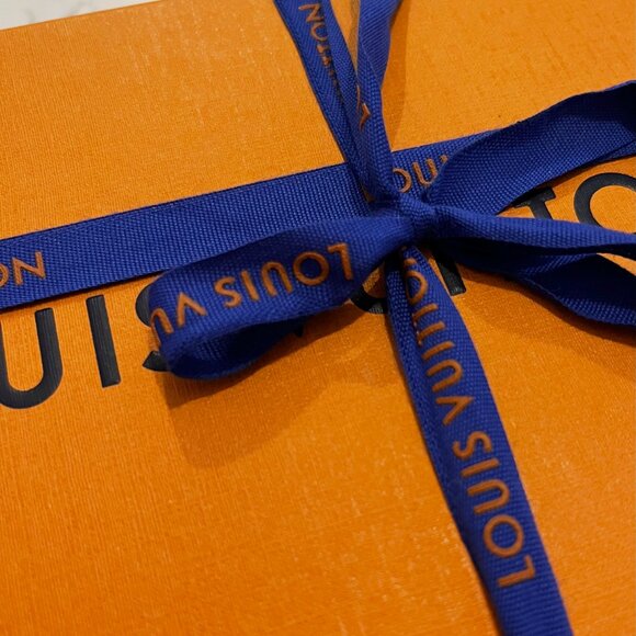 Black Leather Louis Vuitton Zippy Wallet - Picture 10 of 10